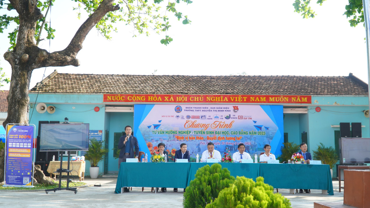 Sắc xanh TBD phủ sóng ngày hội tư vấn hướng nghiệp 2023 tại THPT Nguyễn Thị Minh Khai – Phú Yên