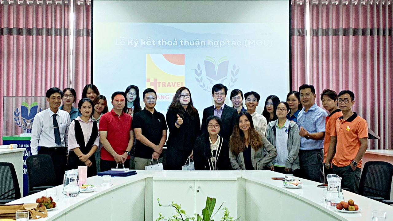 Thai Binh Duong University has signed an MOU with Hoang Tra International Travel Company Limited