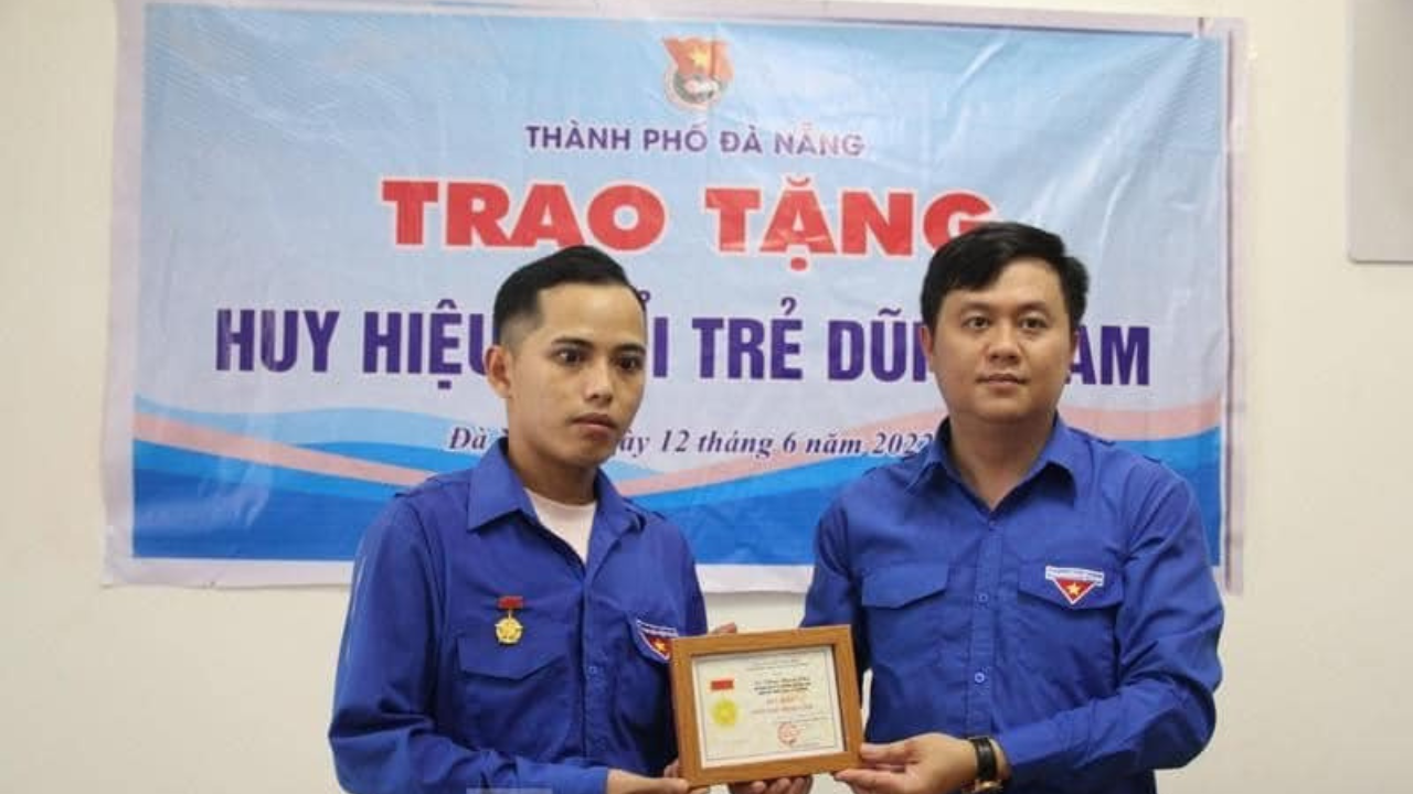 Đà Nẵng trao Huy hiệu “Tuổi trẻ dũng cảm” cho thanh niên cứu người