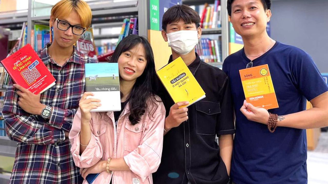 Hưởng ứng ngày sách Việt Nam: Đoàn trường ĐH Thái Bình Dương tổ chức hoạt động: Đi “chợ” chọn sách – Không lo về giá